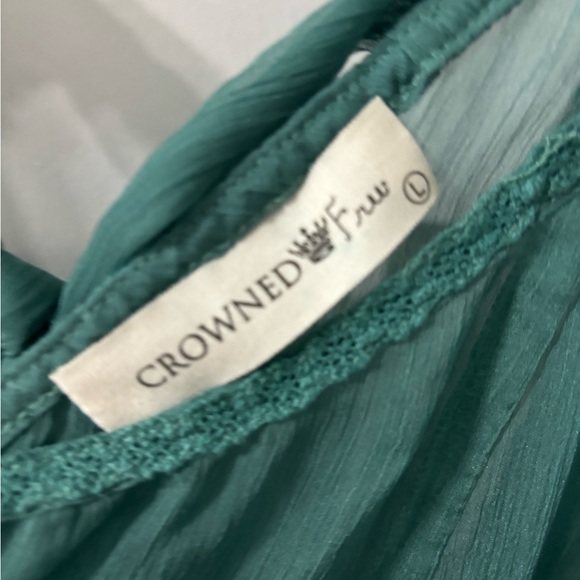 Unique sheer top - Picture 3 of 5